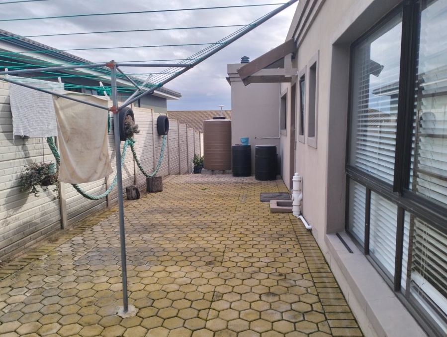 3 Bedroom Property for Sale in Reebok Western Cape